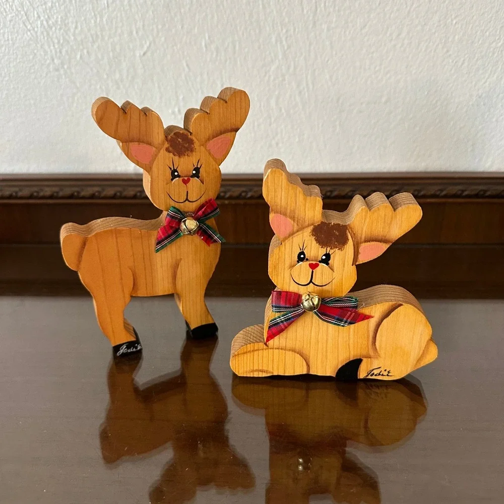 Vintage Jodi Hand Painted Wooden Reindeer Set 2 Christmas Folk Art Decor Plaid
